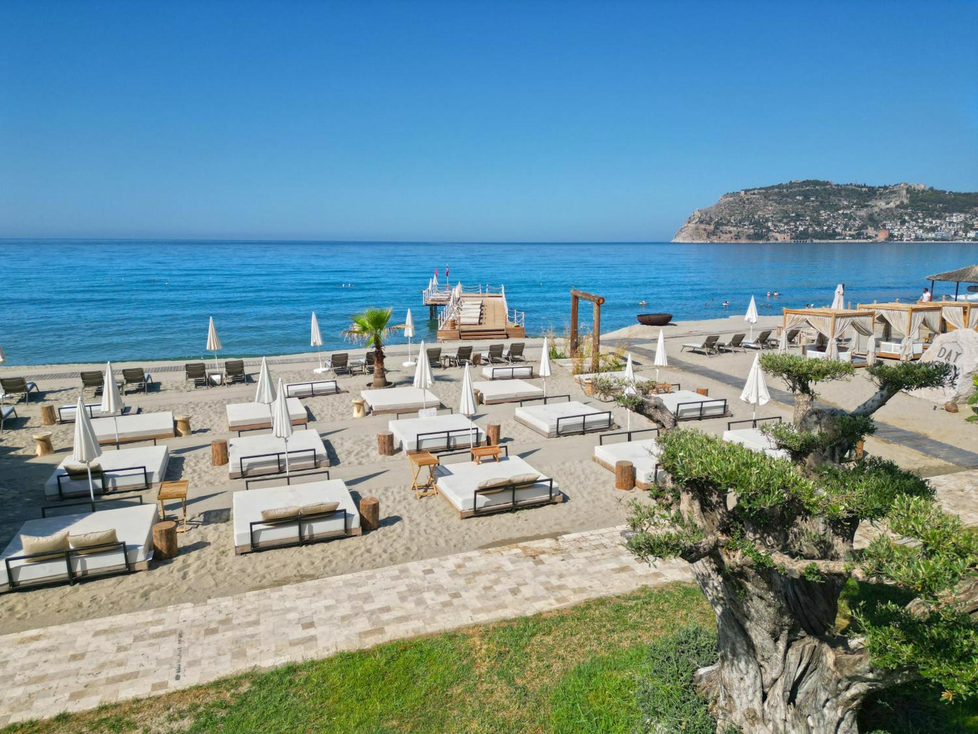 Day One Beach Resort & Spa - Adult Only Alanya Exterior photo The beach at the hotel