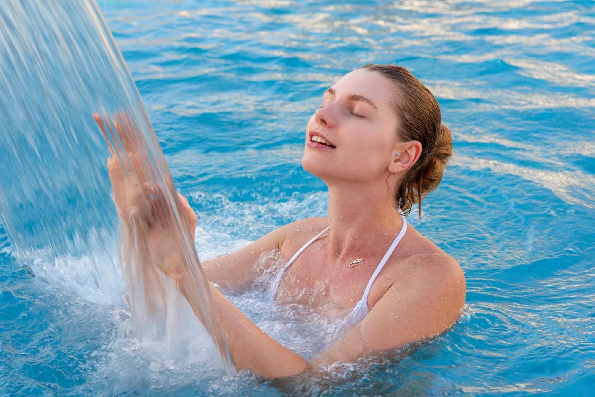 Day One Beach Resort & Spa - Adult Only Alanya Exterior photo A woman relaxing in a swimming pool
