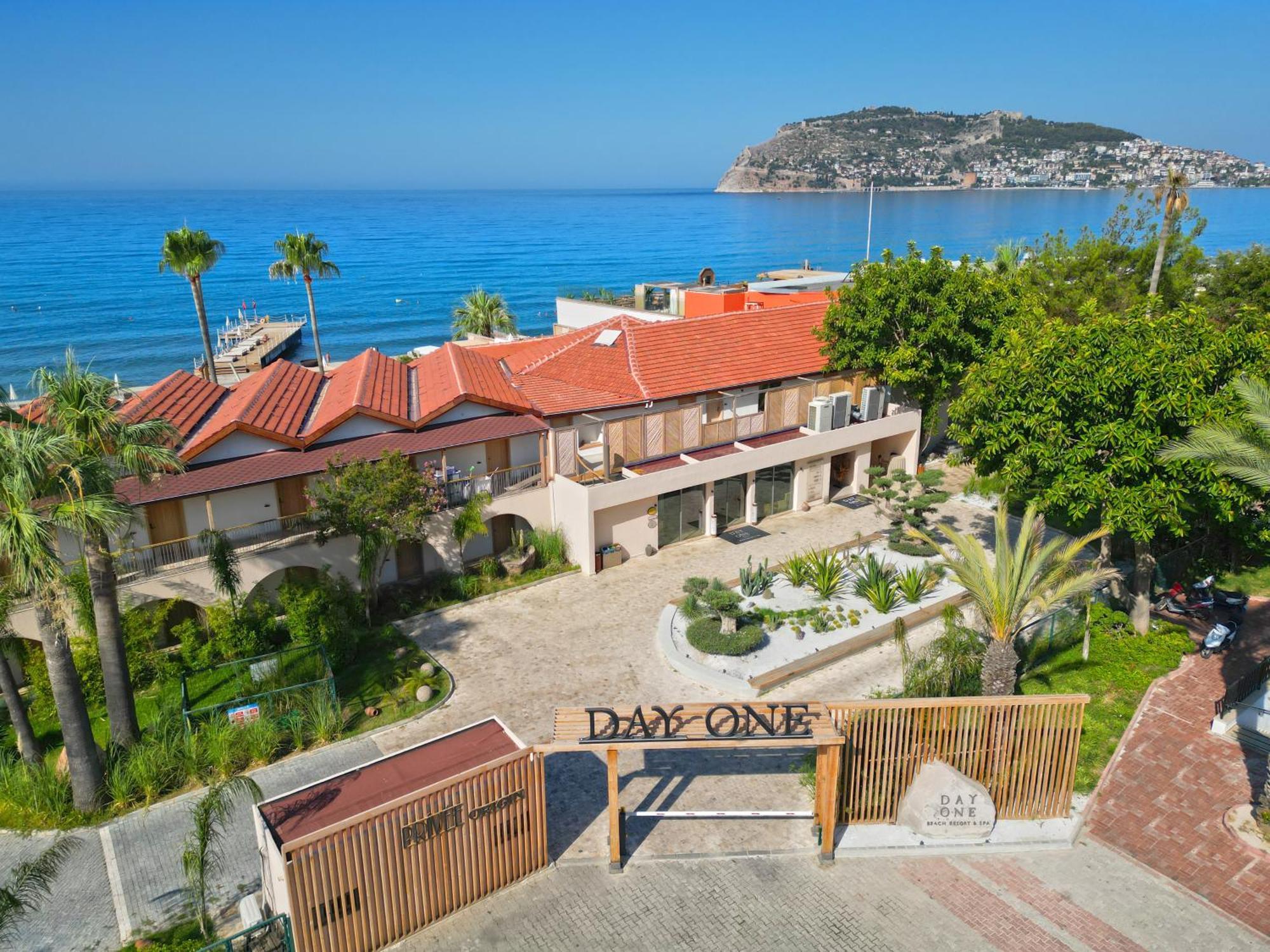 Day One Beach Resort & Spa - Adult Only Alanya Exterior photo Dry-Onne