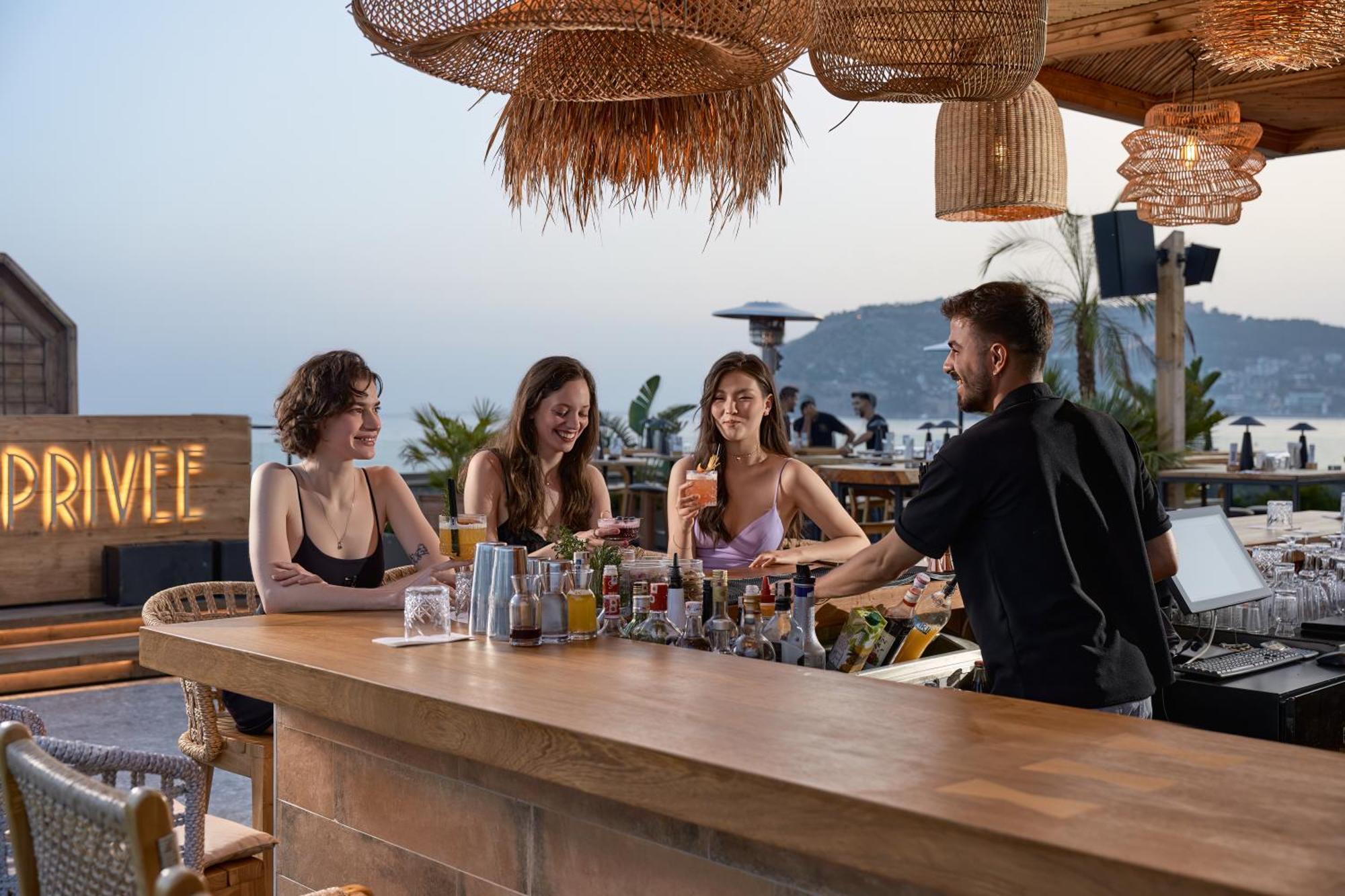 Day One Beach Resort & Spa - Adult Only Alanya Exterior photo The bar at the hotel