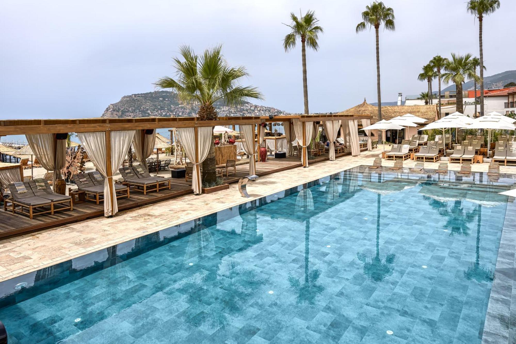 Day One Beach Resort & Spa - Adult Only Alanya Exterior photo The pool at the hotel
