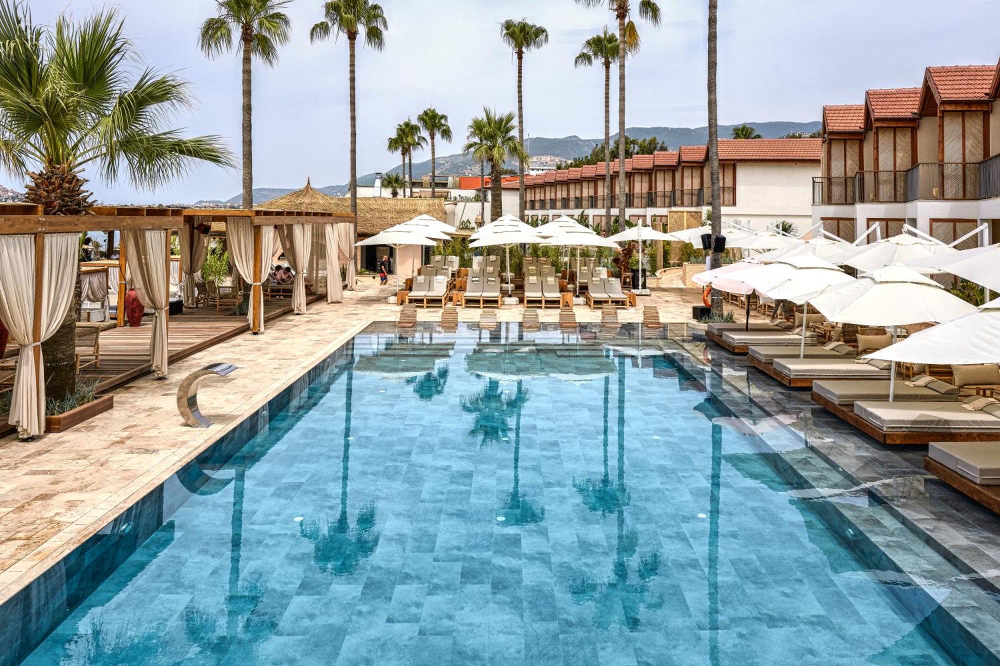 Day One Beach Resort & Spa - Adult Only Alanya Exterior photo The pool at the 1868 Beach Club