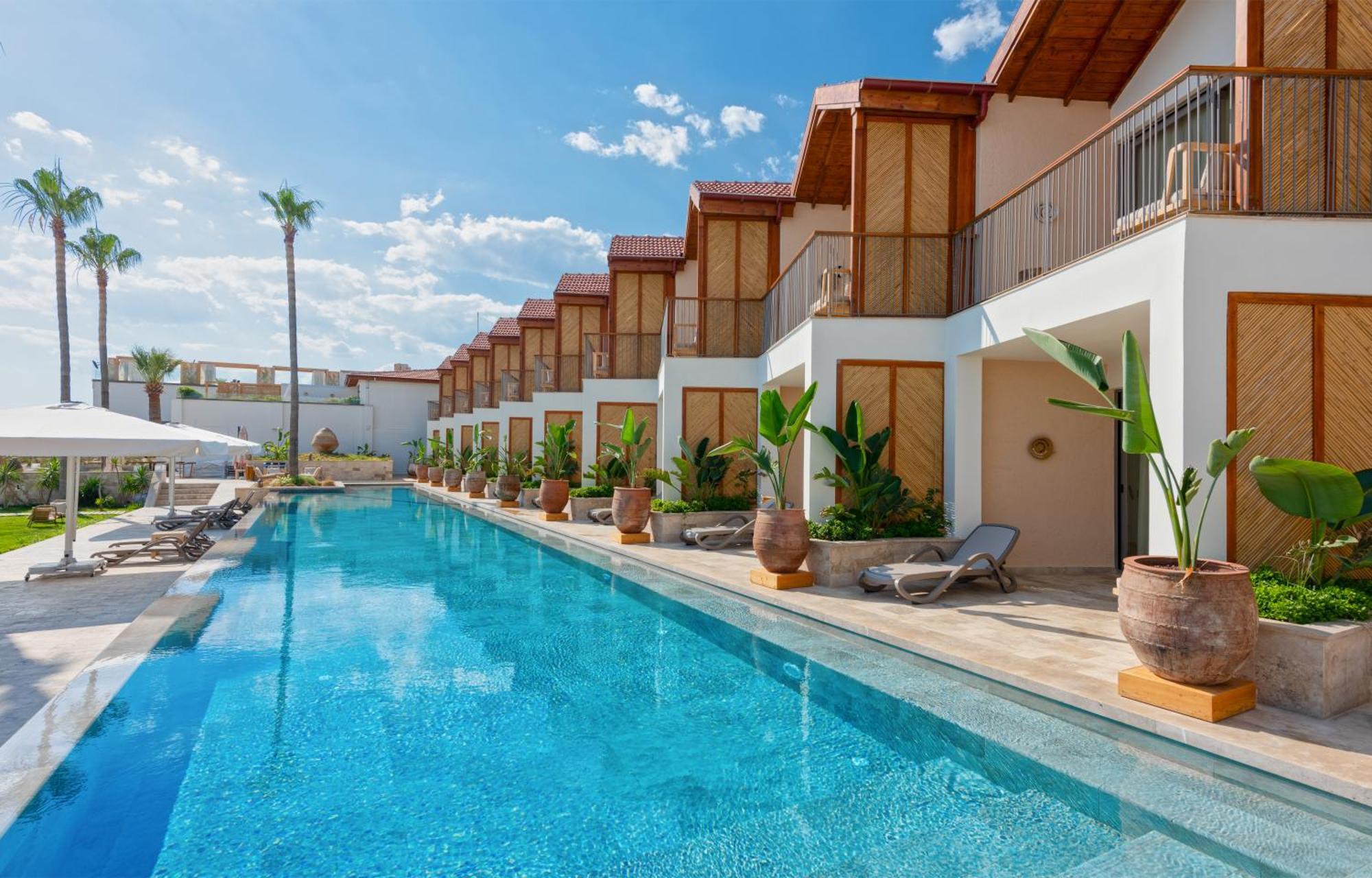 Day One Beach Resort & Spa - Adult Only Alanya Exterior photo The hotel's pool